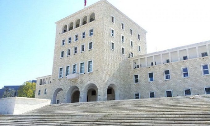 Raporti i KLSH: Universitetet 41 perqind te buxhetit per paga, sherbimet te limituara